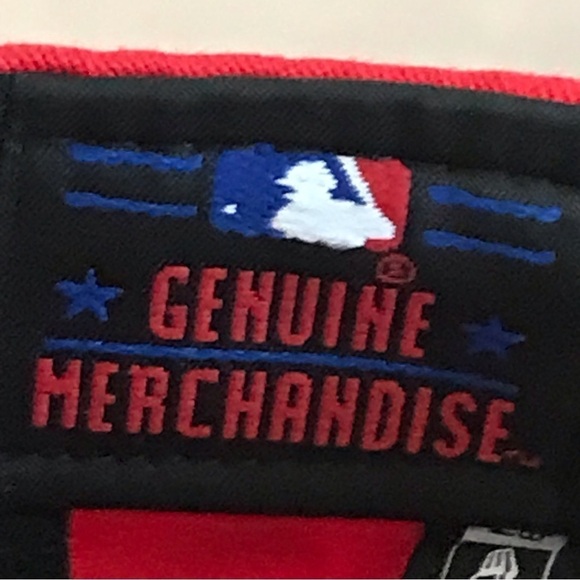 New Era / PINK / Victoria's Secret / Philadelphia Phillies SnapBack Women's Cap - Picture 6 of 16